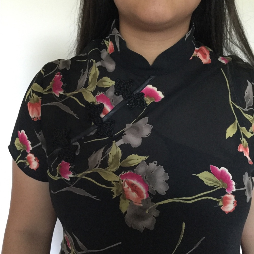 Elegant, maxi dress with mandarin collar detail